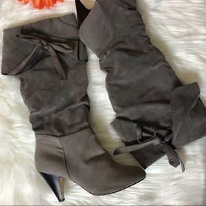 Y NOT? GRAY BOOTS SIZE 10M